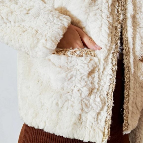 elegant contrast binding hook closure fuzzy coat chic classic - Picture 2 of 10